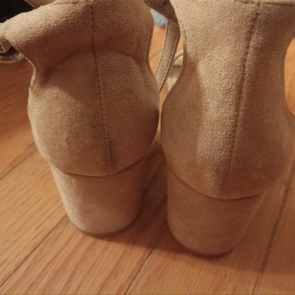 A pair of Aldo heels - Picture 6 of 9